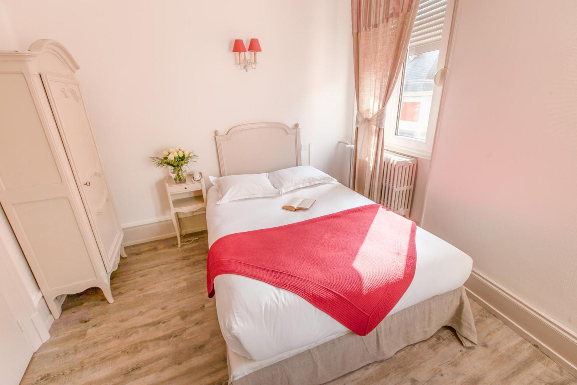 Brit Hotel Bristol Montbeliard Centre Dış mekan fotoğraf