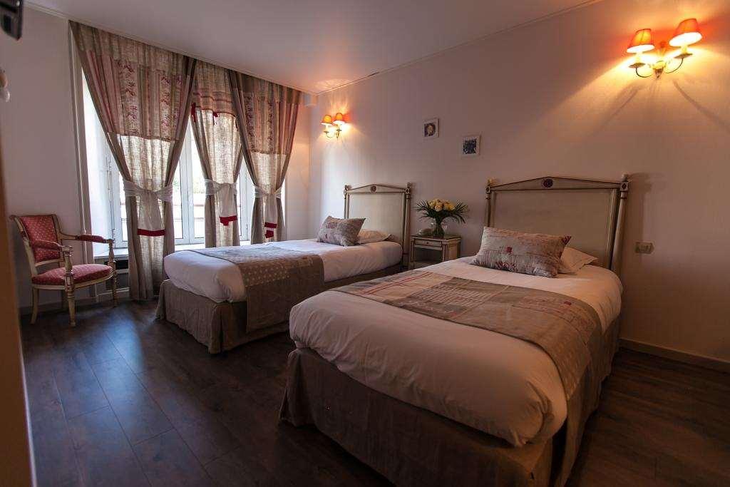 Brit Hotel Bristol Montbeliard Centre Oda fotoğraf