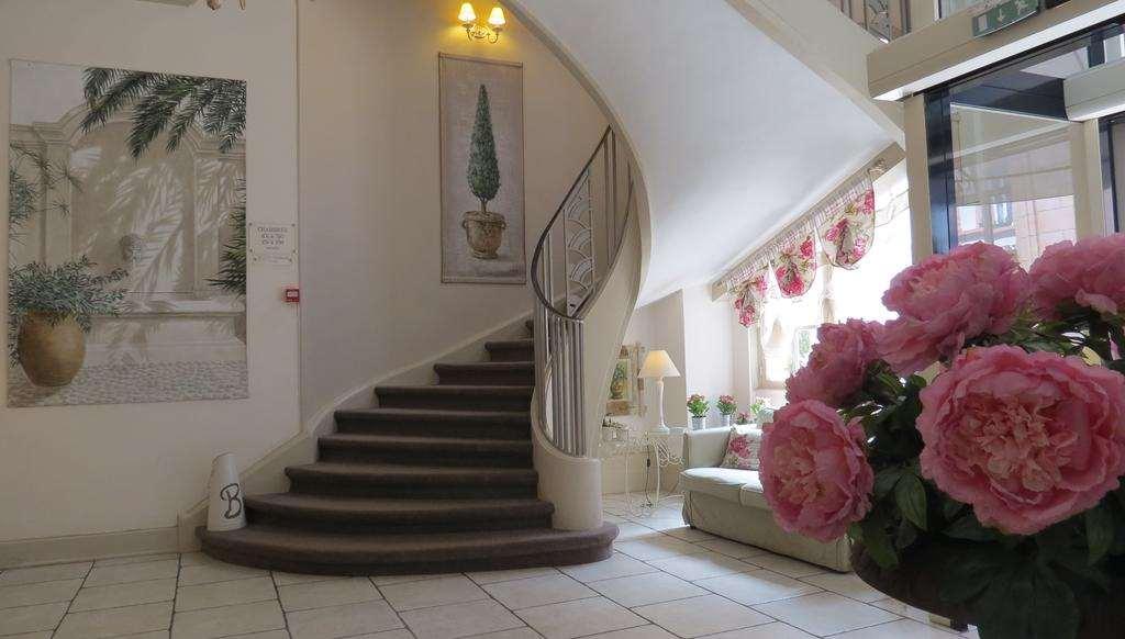 Brit Hotel Bristol Montbeliard Centre Konforlar fotoğraf