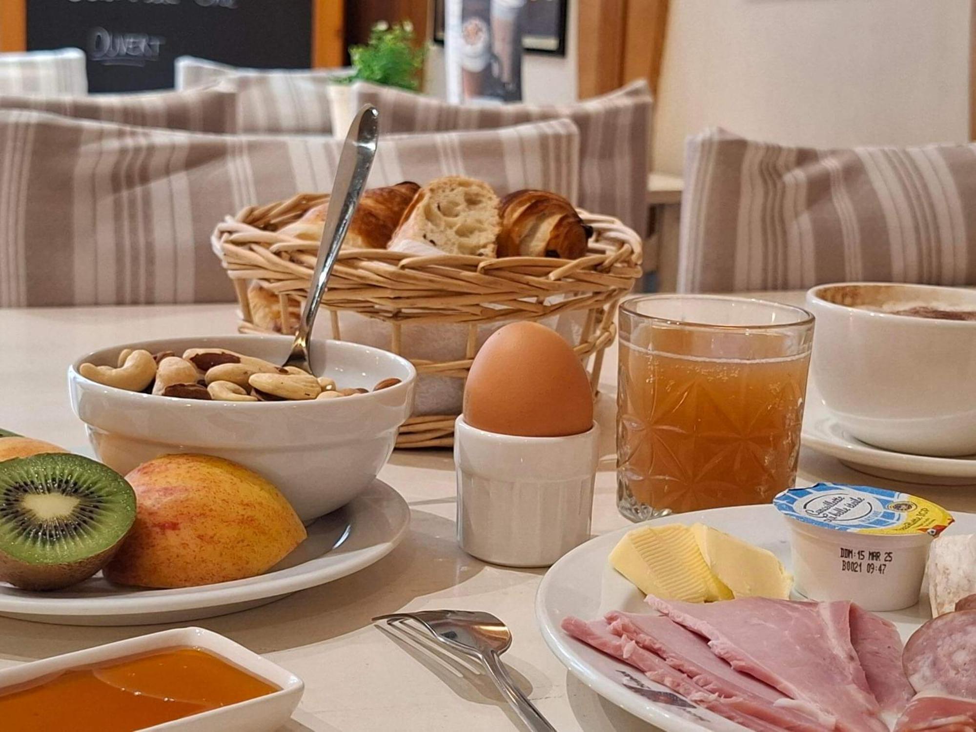 Brit Hotel Bristol Montbeliard Centre Dış mekan fotoğraf