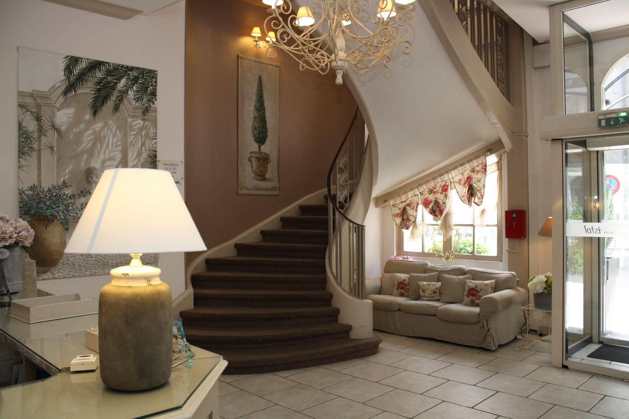 Brit Hotel Bristol Montbeliard Centre Dış mekan fotoğraf